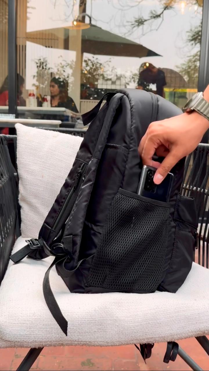 Carbon Fiber Traveller's 16" Laptop Backpack